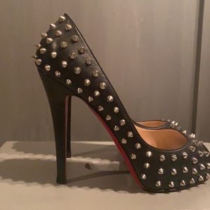 Christian Louboutin Yolanda Spikes Peep-Toe Pump